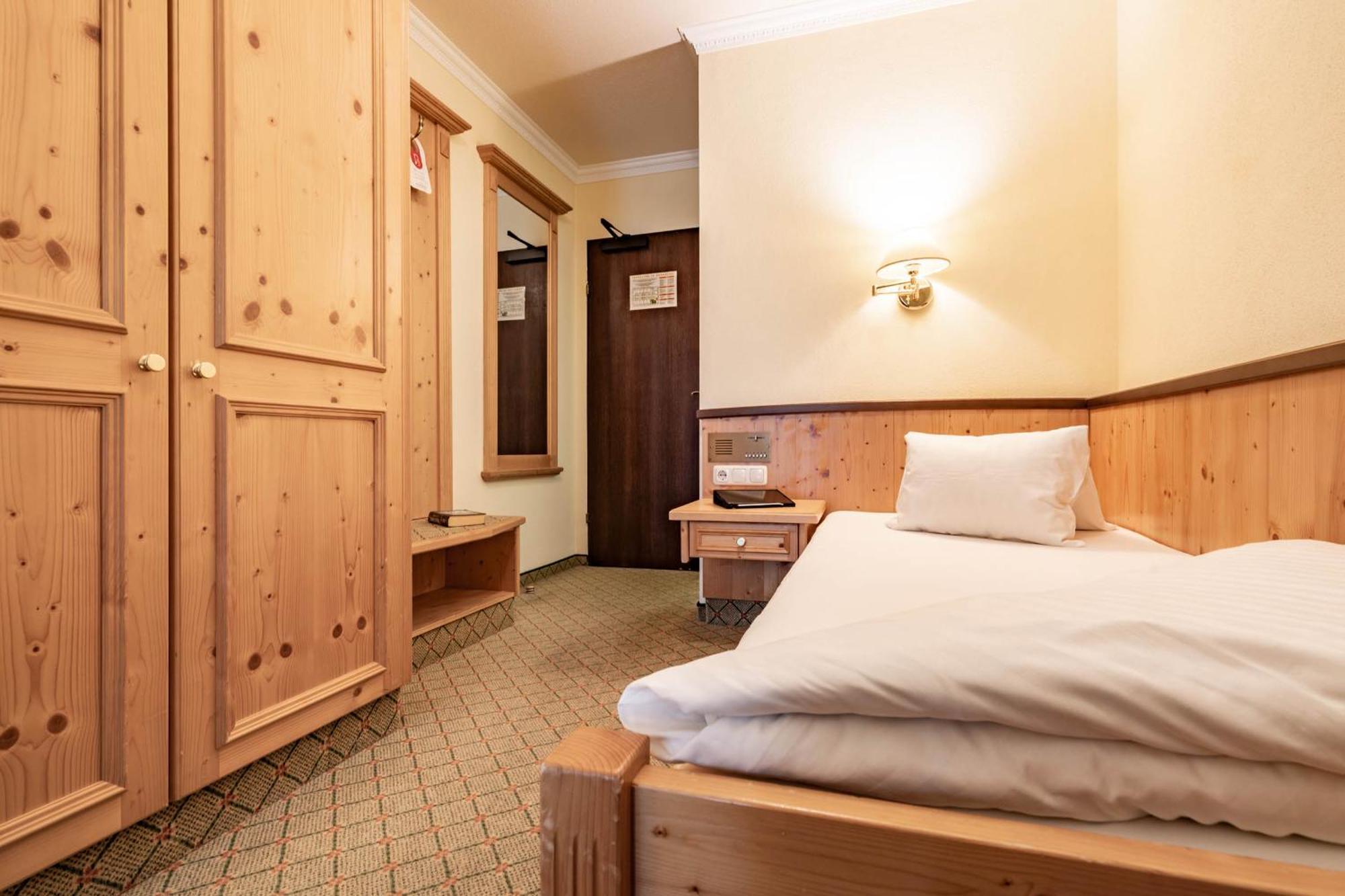 Hotel Berghof Mayrhofen Gmbh Quarto foto